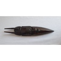 Afrikaans donker bruin houten masker met 2 punten